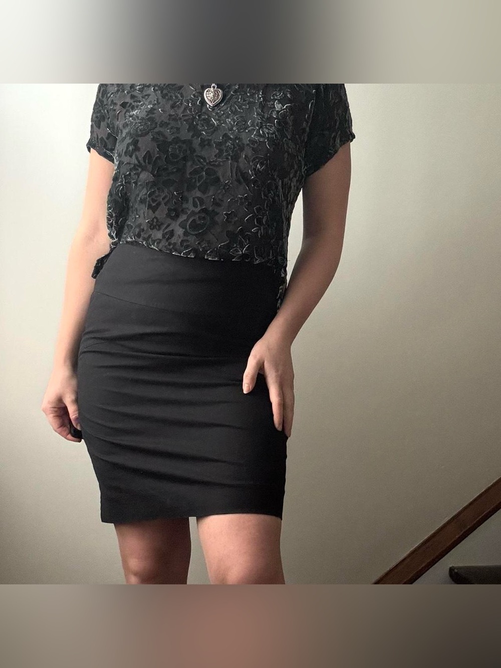 Gap simple black seamed stretch cotton pencil skirt
